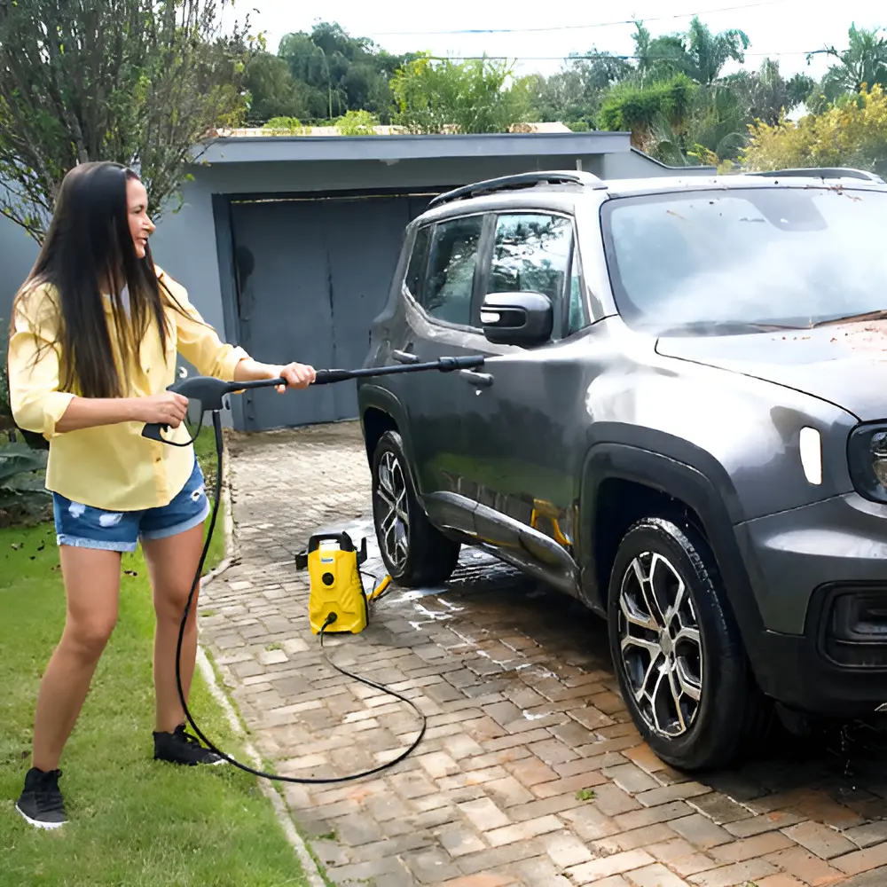 Lavadora de alta pressão compacta Karcher 1500 Psi cor amarela - Imagem 7